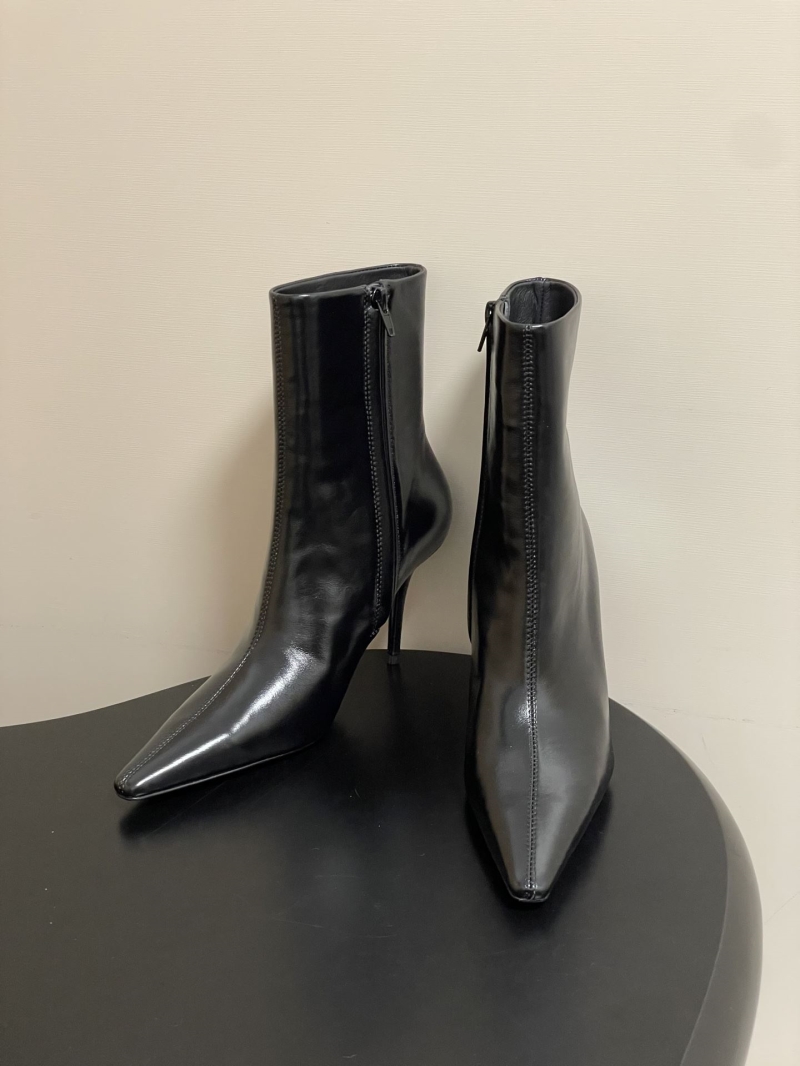 Y51 boots